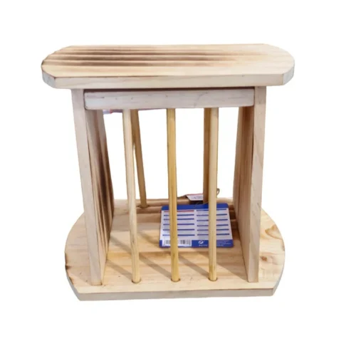 Accessoire rongeur en bois : râtelier à foin