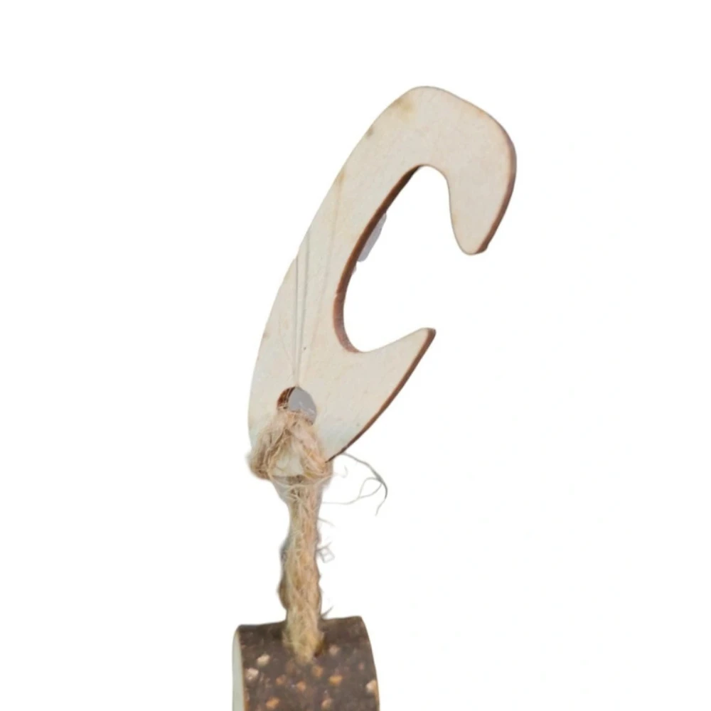 Rondin de bois sur corde – Jouet naturel pour rongeurs – Image 2